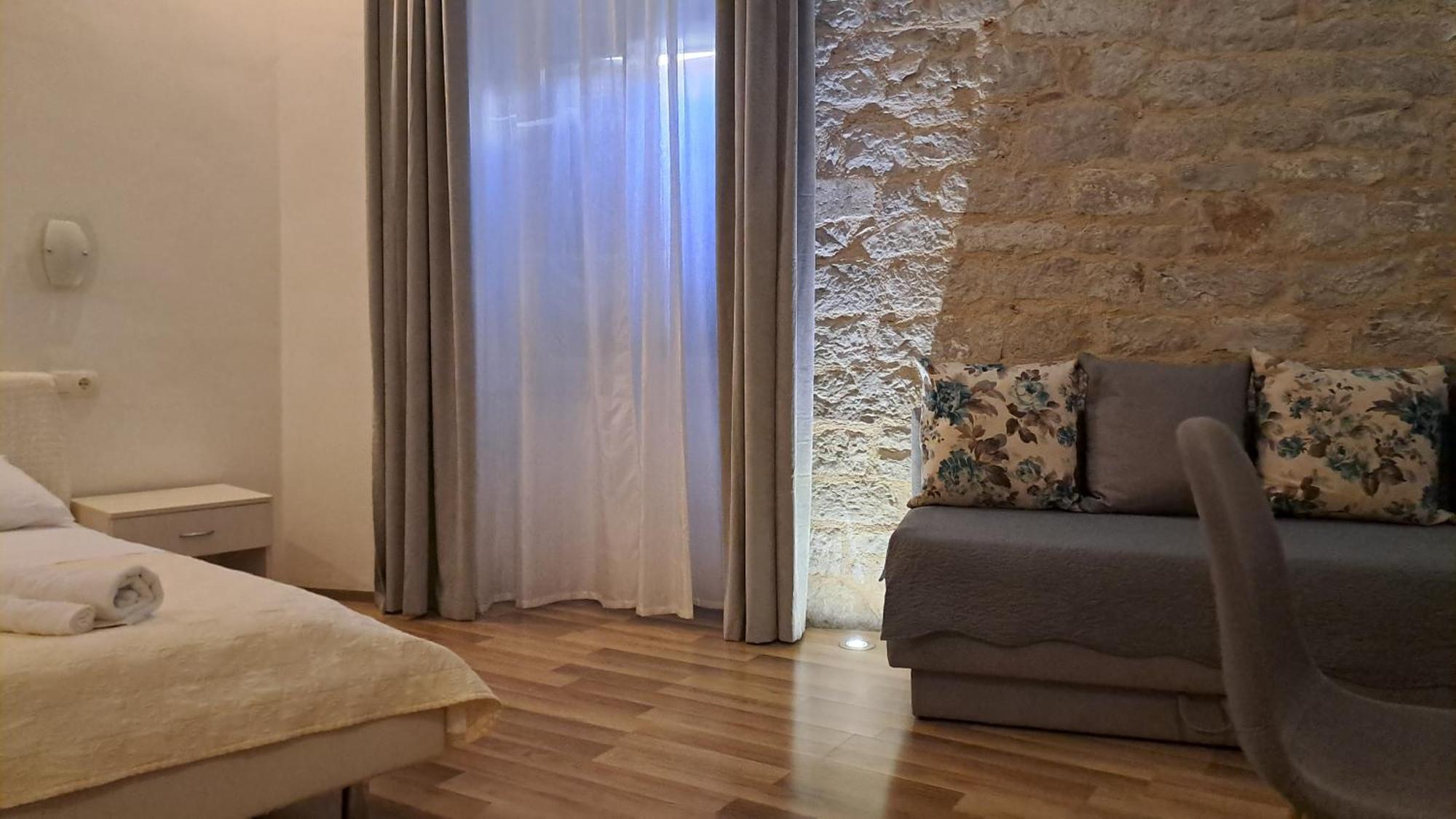 Medulic Palace Rooms & Apartments Sibenik Luaran gambar