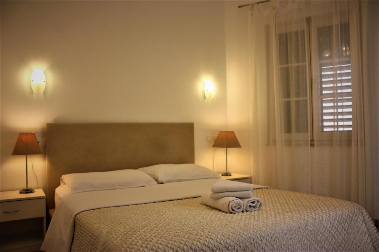 Medulic Palace Rooms & Apartments Sibenik Luaran gambar